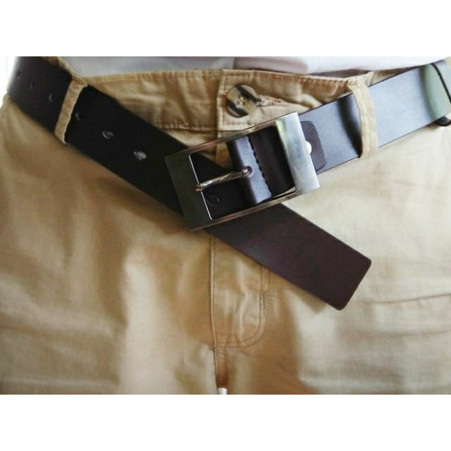 ภาพหน้าปกสินค้าเข็มขัดผู้ชาย เข็มขัดหนังแท้ ลดราคา หนังแท้ หัวโลหะ Men Belt จากร้าน yotsatorn บน Shopee