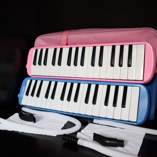 เมโลเดี้ยน Melodica จำนวน 32 คีย์ (สีฟ้า/ชมพู) ขนาดมาตรฐาน เสียงดี ไม่กินลม เหมาะสำหรับเด็ก พร้อม สายเป่าเมโลเดี้ยน 💖