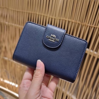 กระเป๋าสตางค์ใบสั้น coach outlet