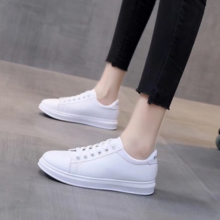 ภาพหน้าปกสินค้ารองเท้าผ้าใบ เสริมส้น1-2นิ้ว เวอร์ชั่นเกาหลี แบบใหม่สุภาพเข้าได้ทุกการแต่งตัว สีสุภาพ TP296 ซึ่งคุณอาจชอบสินค้านี้