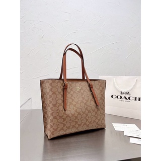 COACH SIGNATUREE TOTE BAG