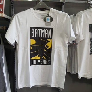 เสื้อลิขสิทธิ์ แท้ จากแบรนด์ DOSH:MENST-SHIRTเสื้อยืด คอกลม แขนสั้น ผู้ชาย BATMAN