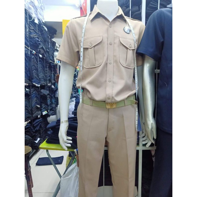ภาพหน้าปกสินค้าชุดข้าราชการ สีกากี แยกขายกางเกงกับเสื้อแขนสั้น/แขนยาว จากร้าน amanahwanita บน Shopee