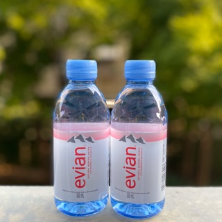 ภาพขนาดย่อของสินค้าส่งฟรี  น้ำแร่เอเวียง Evian 500 ml และ 330 ml ยกลัง 24 ขวด