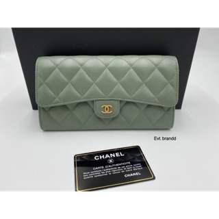 Like very newwww chanel sarah wallet holo 25