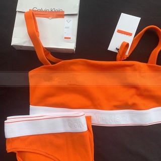 Set สปอร์ต บรา + กางเกงใน Calvin Klein  (รอสินค้าประมาณ 7-14 วัน)