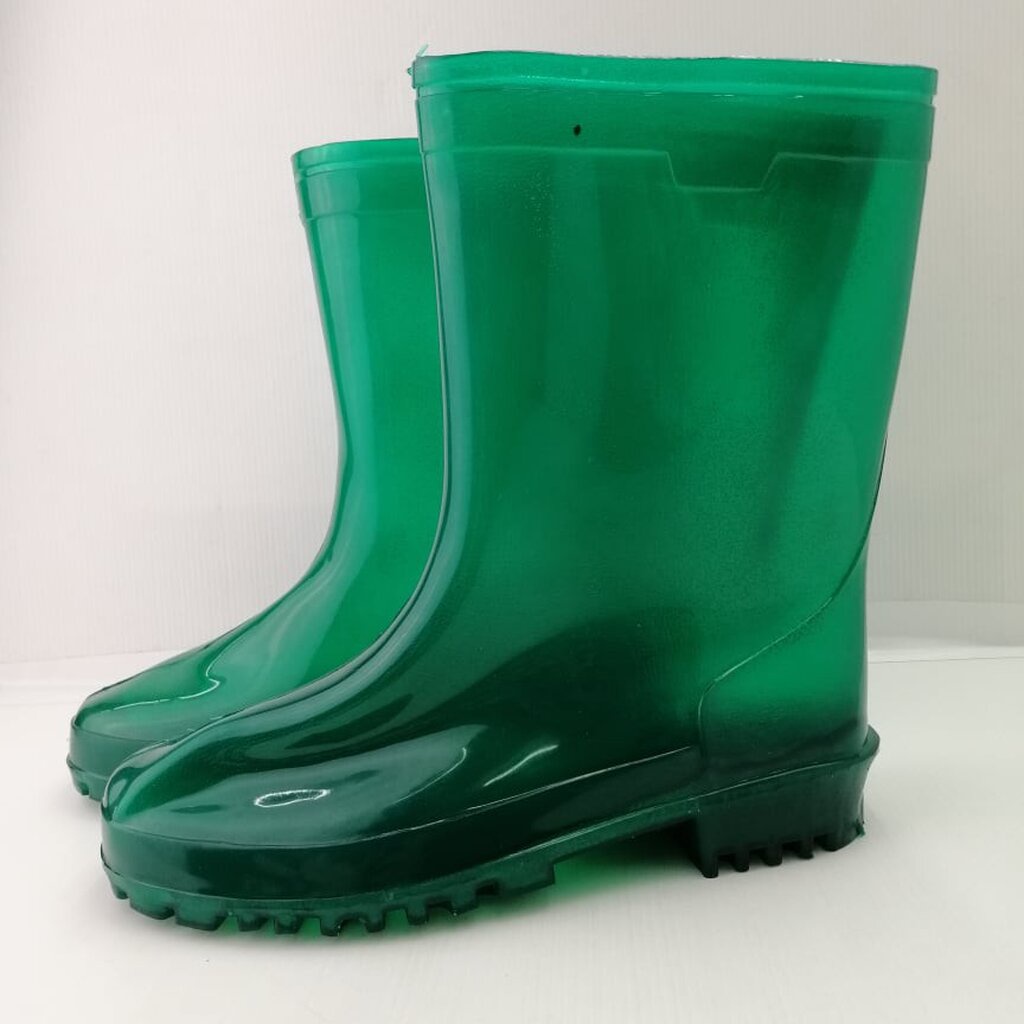 ภาพหน้าปกสินค้ารองเท้าบูทใส รุ่น 888 ทำจากวัสดุคุณภาพดี กันน้ำกันฝน ใส่ทำงานได้ดี SIZE 9-12 จากร้าน petchployshop บน Shopee