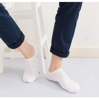 ภาพหน้าปกสินค้าข้อสั้น สีขาว เนื้อผ้าเนียนนุ่มสบาย ระบายอากาศ ไม่อับชื้น ไม่ส่งกลิ่นเหม็น คุณภาพดี White Socks ที่เกี่ยวข้อง