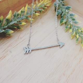 Elegantes arrow necklace in silver