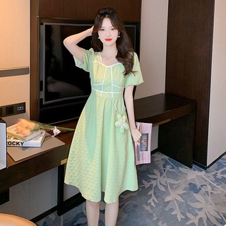 💛 S-XL ชุดสีเขียวฝรั่งเศสหวานและน่ารักอารมณ์สบาย ๆ คอสี่เหลี่ยมแขนสั้นชุดผู้หญิงเกาหลีรุ่นเอวกระโปรงยาวปานกลาง