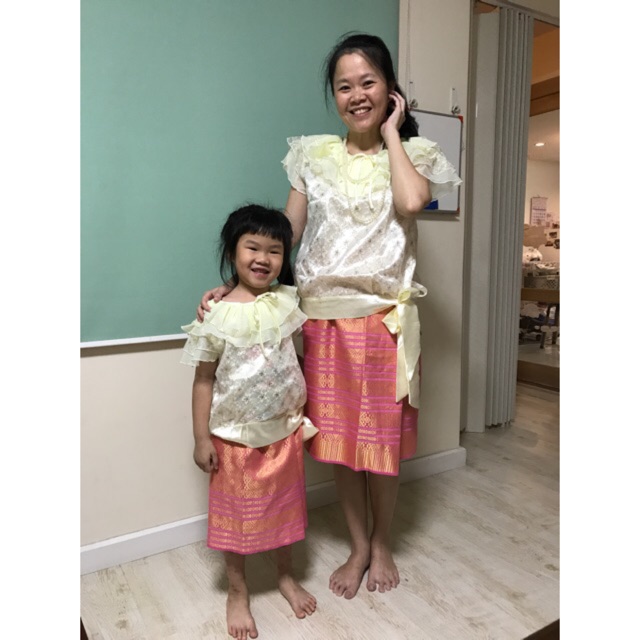 ชุดไทยแม่ลูก-ตัวโชว์-ส่งฟรีแถมสร้อย