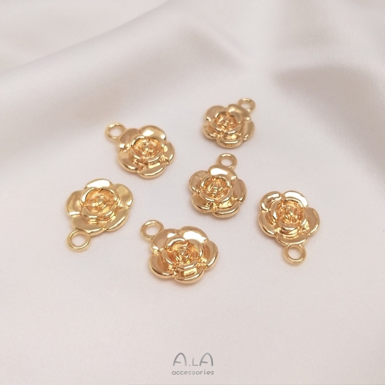 ภาพหน้าปกสินค้า【✨เครื่องประดับ DIY✨】จี้สร้อยคอ รูปดอกกุหลาบ สีทอง 14K ขนาดเล็ก แฮนด์เมด DIY สําหรับทําเครื่องประดับ ต่างหู สร้อยข้อมือ【จี้ / ลูกปัดห้อย】 จากร้าน factory.outlet.store1.th บน Shopee