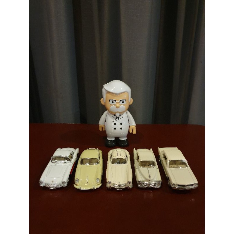 Kinsmart: 5 Classic Pull-Back Cars 1:36 with Col. Sanders Saving Bank ...