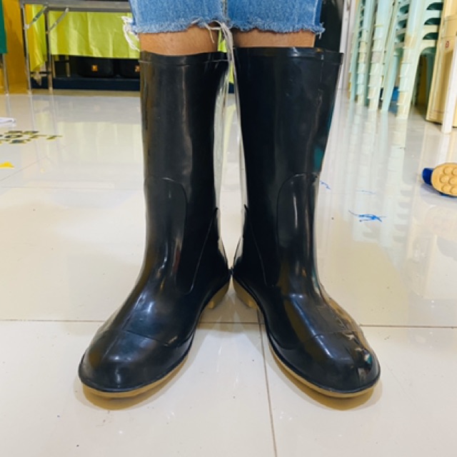 ภาพสินค้าBowling boot รองเท้าบู๊ทกันน้ำ รองเท้าบู๊ทยาง พื้นยางดิบ ทนทาน ไม่ลื่น หนังนิ่ม รองเท้าบู๊ตยางอย่างดี จากร้าน fonsirirat24 บน Shopee ภาพที่ 7