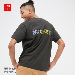 Uniqlo UT เสื้อยืดแขนสั้น พิมพ์ลาย Disney MickeyFriends สําหรับผู้ชายและผู้หญิง 447388