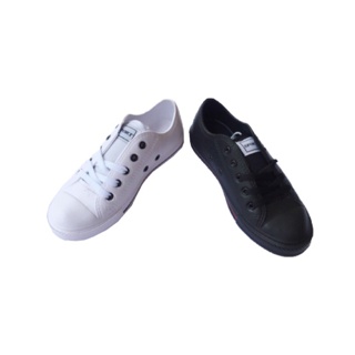 สินค้า รองเท้าไฟล่อนสไตล์ผ้าใบ ลุยน้ำได้ ไม่เปียก ไม่ลื่น เบามากกก ไซร์36-44 มีสีขาว สีดำ