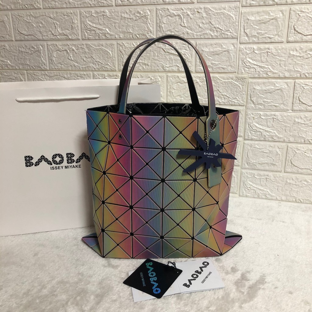 baobao-issey-miyake-rainbow-series-6x6-กระเป๋าถือ-กระเป๋าสะพาย-กระเป๋าช้อปปิ้ง