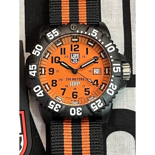 Luminox uvp online orange