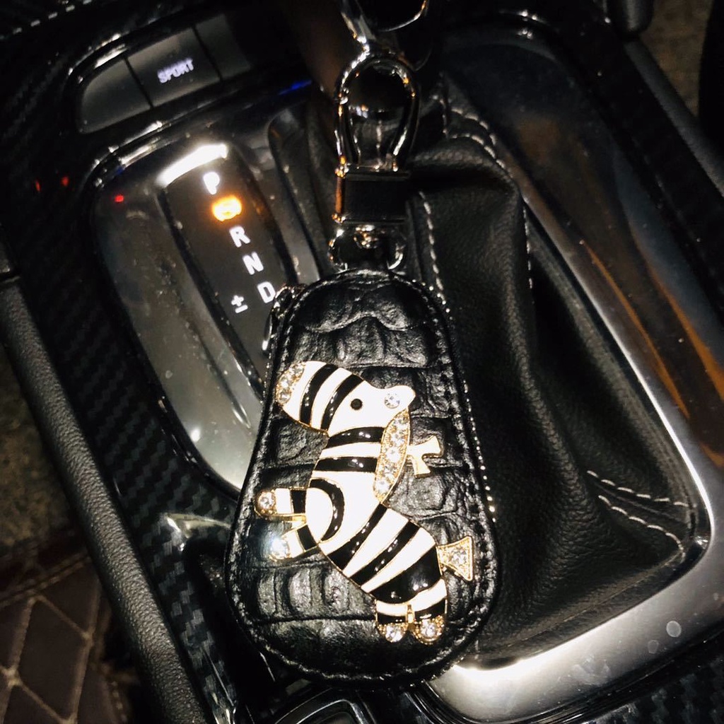 เคสกุญแจรถยนต์-เคสกุญแจรถยนต์หนัง-กระเป๋าใส่กุญแจ-เคสหนังใส่กุญแจรีโมทกันรอย-ลายการ์ตูน-3d