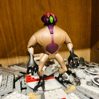 Ben 10 Alien Force Action Figure – DNAlien (Loose) No accessories