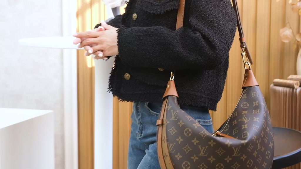 หลุยส์วิตตอง-louis-vuitton-loop-hobo-bag-lv-monogram-กระเป๋าสะพายผู้หญิง