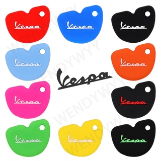 ภาพขนาดย่อของสินค้าเคสกุญแจรถจักรยานยนต์ แบบซิลิโคน สําหรับ Vespa GTS300 946 LX150 Enrico Piaggio 125 150 Fly RA1 3vte Gts 200