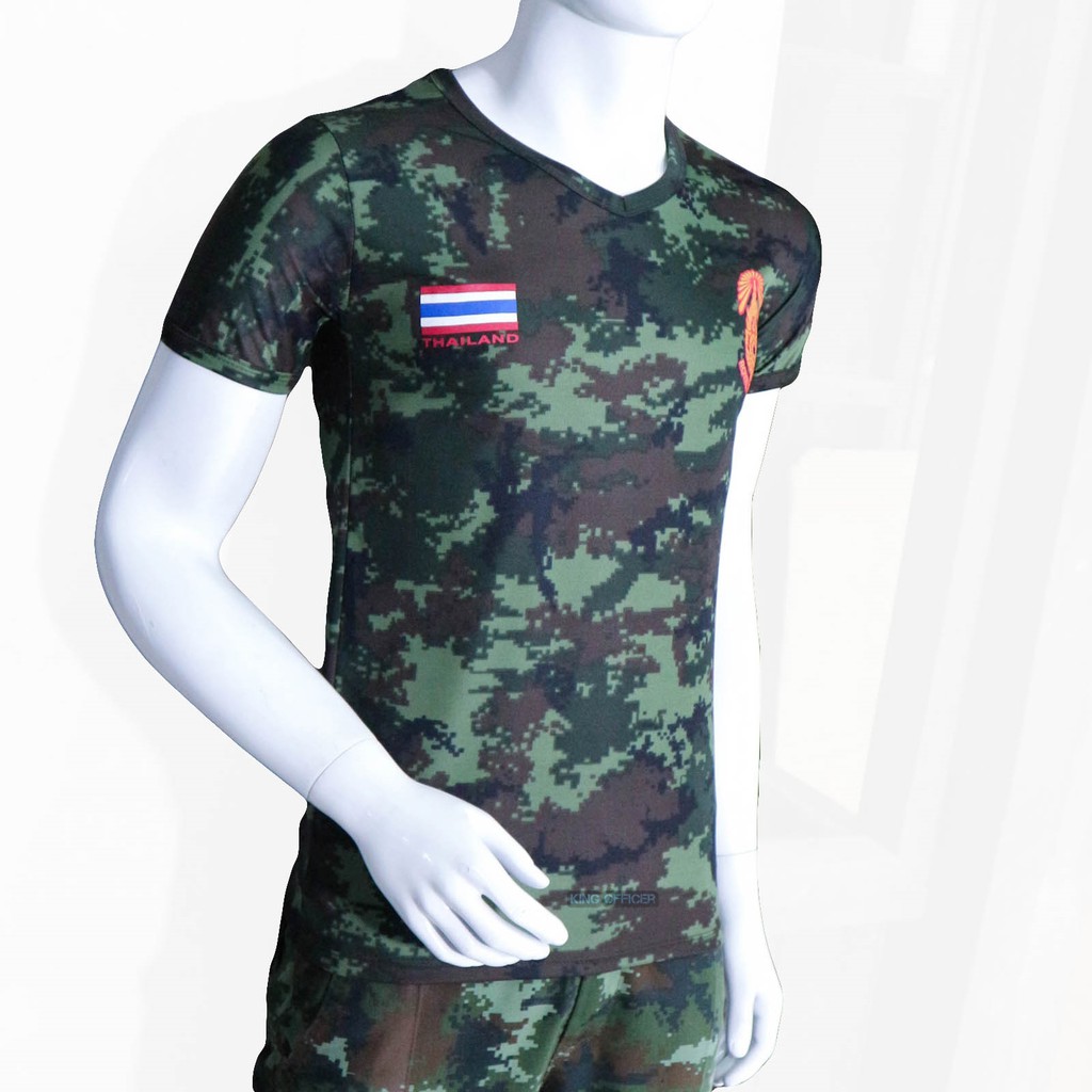 ภาพสินค้าเสื้อยืดลายพรางดิจิตอลเขียวเข้ม ทหารบก ทบ. สกรีน กองทัพบก ธงชาติ คอวี (แบรนด์ KING OFFICER A032) จากร้าน thai_army_shop บน Shopee ภาพที่ 4