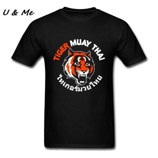 ใหม่ เสื้อยืดลําลอง แขนสั้น พิมพ์ลาย Tiger Muay Thai 3D สีดํา สําหรับผู้ชาย TYUI18007