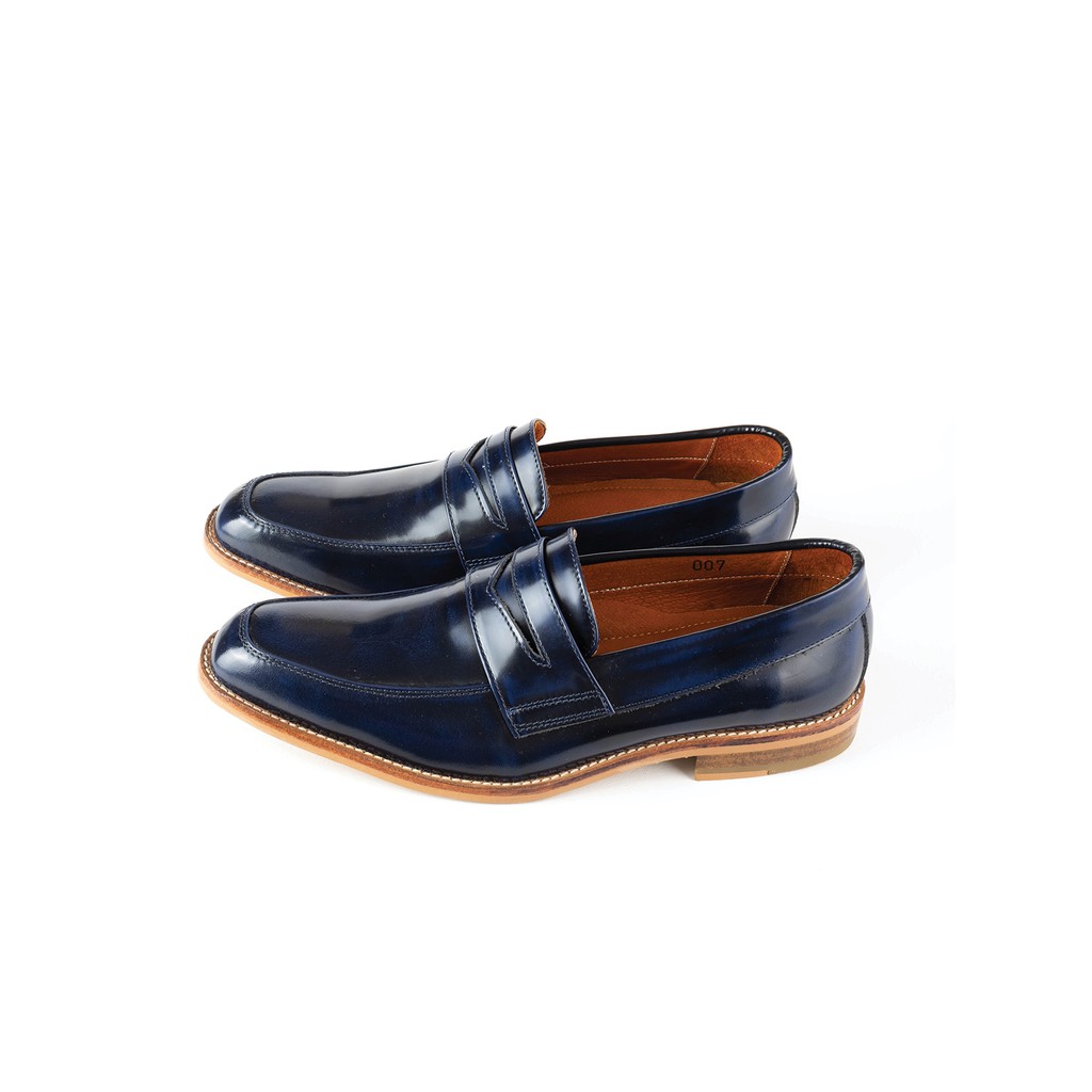 ภาพหน้าปกสินค้าNavy-Blue "JAMES" - The Classic Penny Loafers : รองเท้าโลฟเฟอร์ รองเท้าหนังแบบสวม รองเท้าทำงาน สวมใส่สบาย จากร้าน maverickshoes บน Shopee