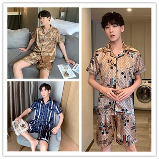 ภาพหน้าปกสินค้าสไตล์เกาหลีใต้,ชุดนอนผู้ชาย,ผ้าซาตินเนื้อนุ่ม,เสื้อเชิ้ต+ กางเกงขาสั้น,M-3XL ที่เกี่ยวข้อง