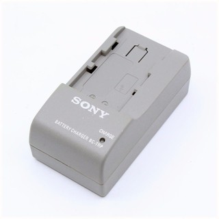 ภาพหน้าปกสินค้าแท่นชาร์จแบตกล้อง Sony NP-FP NP-FH NP-FV)  BC-TRP - Black ที่เกี่ยวข้อง