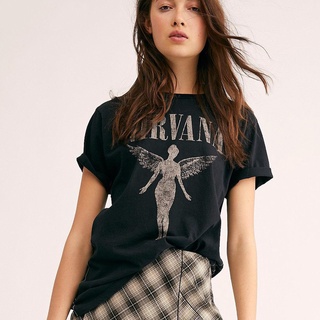 【hot sale】แฟชั่น 2022 ผู้หญิงเสื้อผ้าฤดูร้อนโกธิคพิมพ์เสื้อยืดนิพพานยิ้มกราฟิกประเดิมสตรีหลวมจดหมายระบายอากาศขนาดบวกท็อป