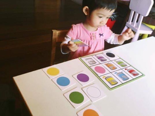 shape-color-board-game-เป็นการเรียนรู้ผ่านของเล่น-ที่เล่นง่าย-แข็งแรง-เด็กๆสามารถนั่งเล่นเองได้