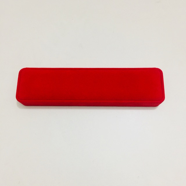 กล่องใส่สร้อยข้อมือ-ขนาด-5-5x22x2-7-cm-รหัสสินค้า-ex9-ทำจากกำมะหยี่อย่างดี-สีแดง-สวยหรูดูดี-บรรจุขาย-1-ชิ้น-พร้อมส่ง