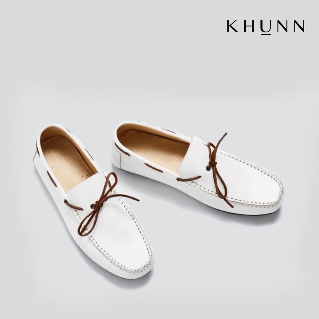 ภาพหน้าปกสินค้าKHUNN (คุณณ์) รองเท้ารุ่น Wiseman สีขาว จากร้าน khunnofficial บน Shopee
