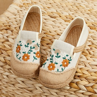 สินค้า รองเท้าส้นแบน🌸รองเท้าปัก🌼รองเท้าคัชชู รองเท้าปักดอกไม้น่ารักมาก ใส่นุ่มเท้า ทรงสวย สวยใส่สบาย รองเท้าปักดอกไม