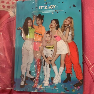 อัลบั้มเปล่า itzy ปกลีอา itzy album