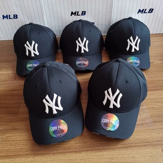 หมวก mlb สีดำ logo NY ขอบตรงปีกหมวก Yankees รุ่นนี้ ริชชี่ ใส่ ฮิตมากๆ