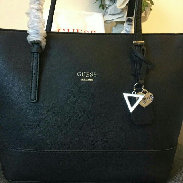 guess-decimals-medium-tote-bag-กระเป๋าถือหรือสะพายรุ่นยอดนิยม-วัสดุ-saffiano-สีดำ