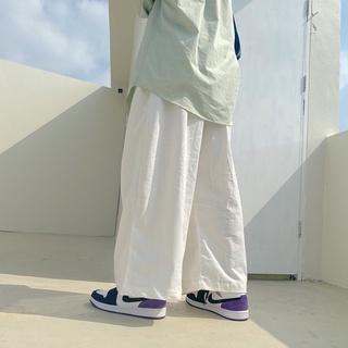 ภาพหน้าปกสินค้ากางเกงโอเวอร์ไซส์ fitment สีขาว เอวยางยืด ซึ่งคุณอาจชอบสินค้านี้