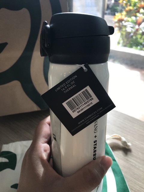 starbucks-thermos-vera-wang