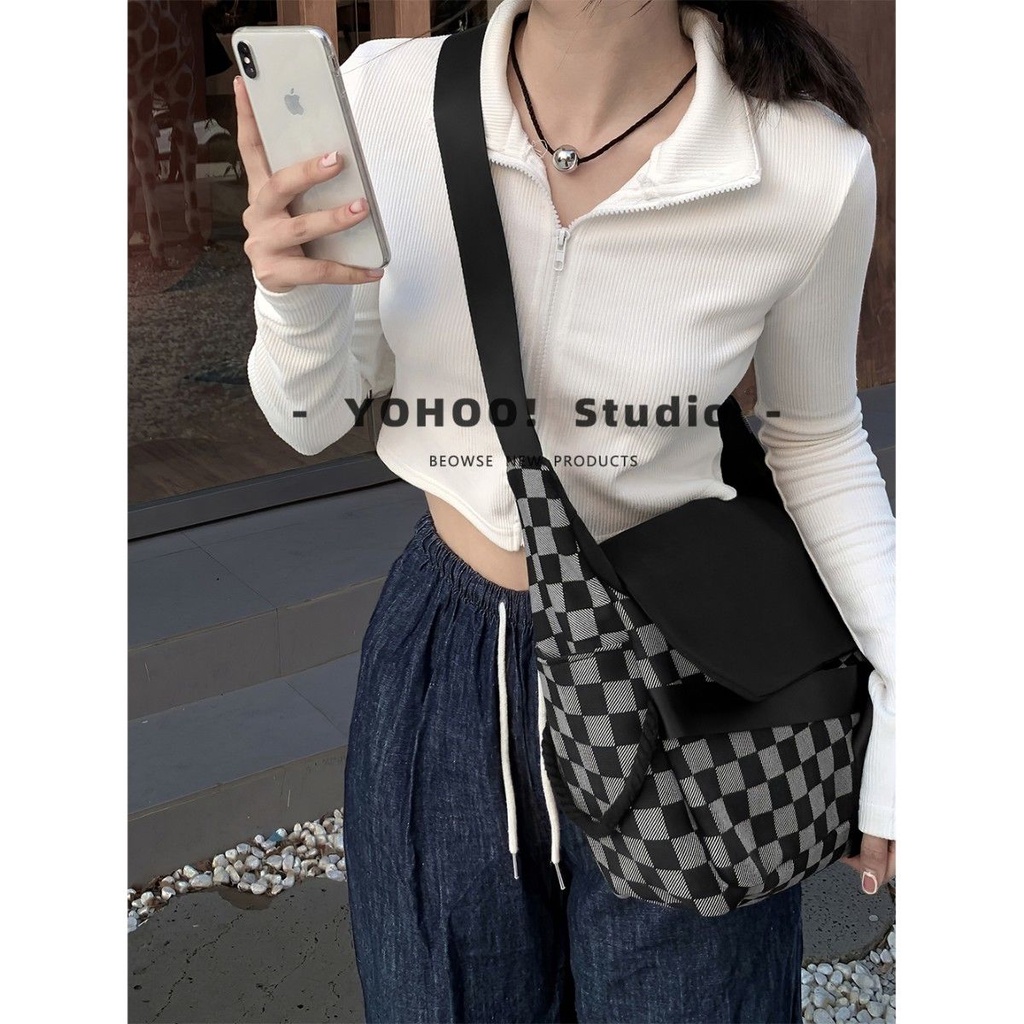 new-textured-grey-and-black-checkerboard-all-match-messenger-bag-men-and-women-กระเป๋าสะพายไหล่ผ้าใบกระเป๋านักเรียน