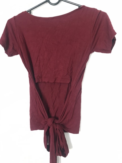 เสื้อยืด-ผูกหลังสีแดง