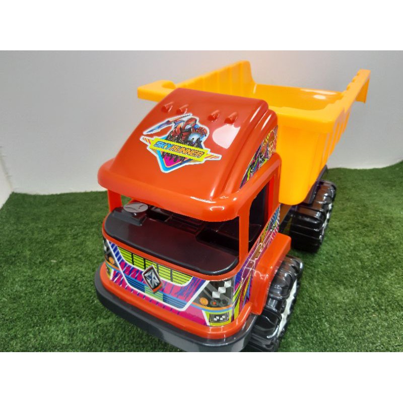 ภาพหน้าปกสินค้ารถของเล่น รถพ่วงดั้ม รถก่อสร้าง รถก่อสร้างของเล่น รถสิบล้อ คันใหญ่ ล้อโต (คละสี) จากร้าน fasol_shop_sp บน Shopee