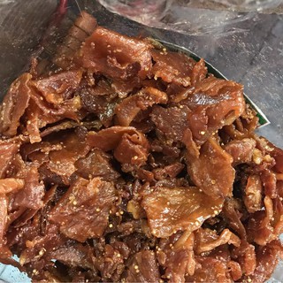 หมูแผ่นกินกับข้าวเหนียว