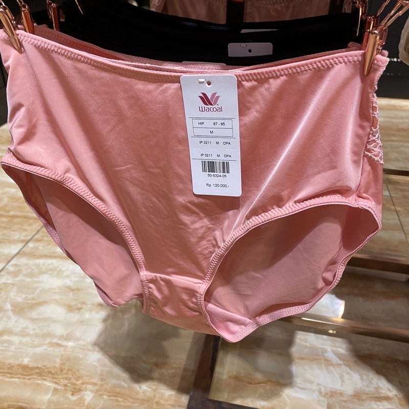 wacoal-liwa-maxi-panty-ip-3211-กางเกงชั้นใน-ลูกไม้-หรูหรา-ด้านหลัง-เซ็กซี่