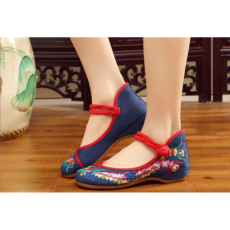 จีนเก่าปักกิ่งผู้หญิง-wedges-เย็บปักถักร้อยผ้าแบบดั้งเดิมแบนรองเท้า