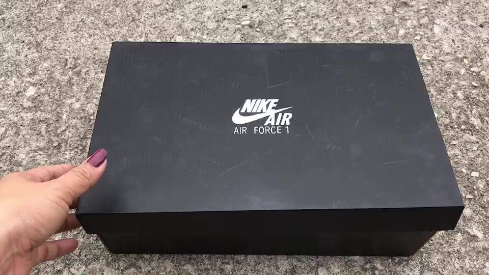 nike-air-force-1-โดนแสงแดดแล้วเปลี่ยนสีพร้อมกล่อง