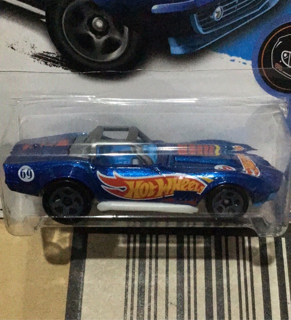 69-corvette-racer-hot-wheels