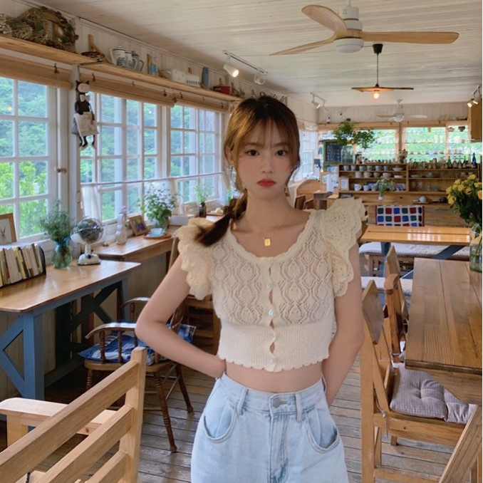 เสื้อไหมพรมถักสีครีมแขนแต่งระบาย-เสื้อน่ารัก-เสื้อไหมพรม